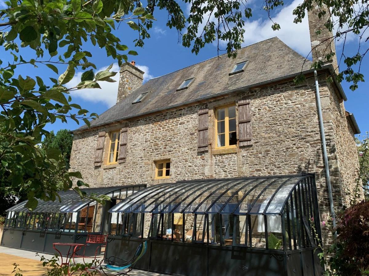 Le Petit Manoir Bed & Breakfast Isigny-le-Buat Ngoại thất bức ảnh