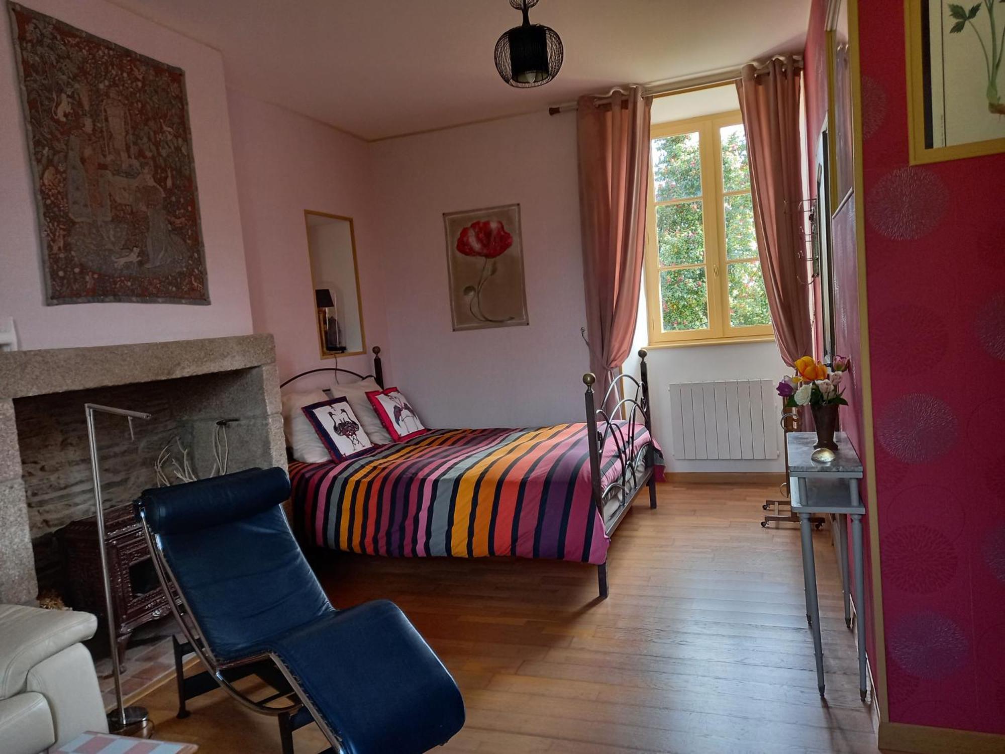 Le Petit Manoir Bed & Breakfast Isigny-le-Buat Ngoại thất bức ảnh